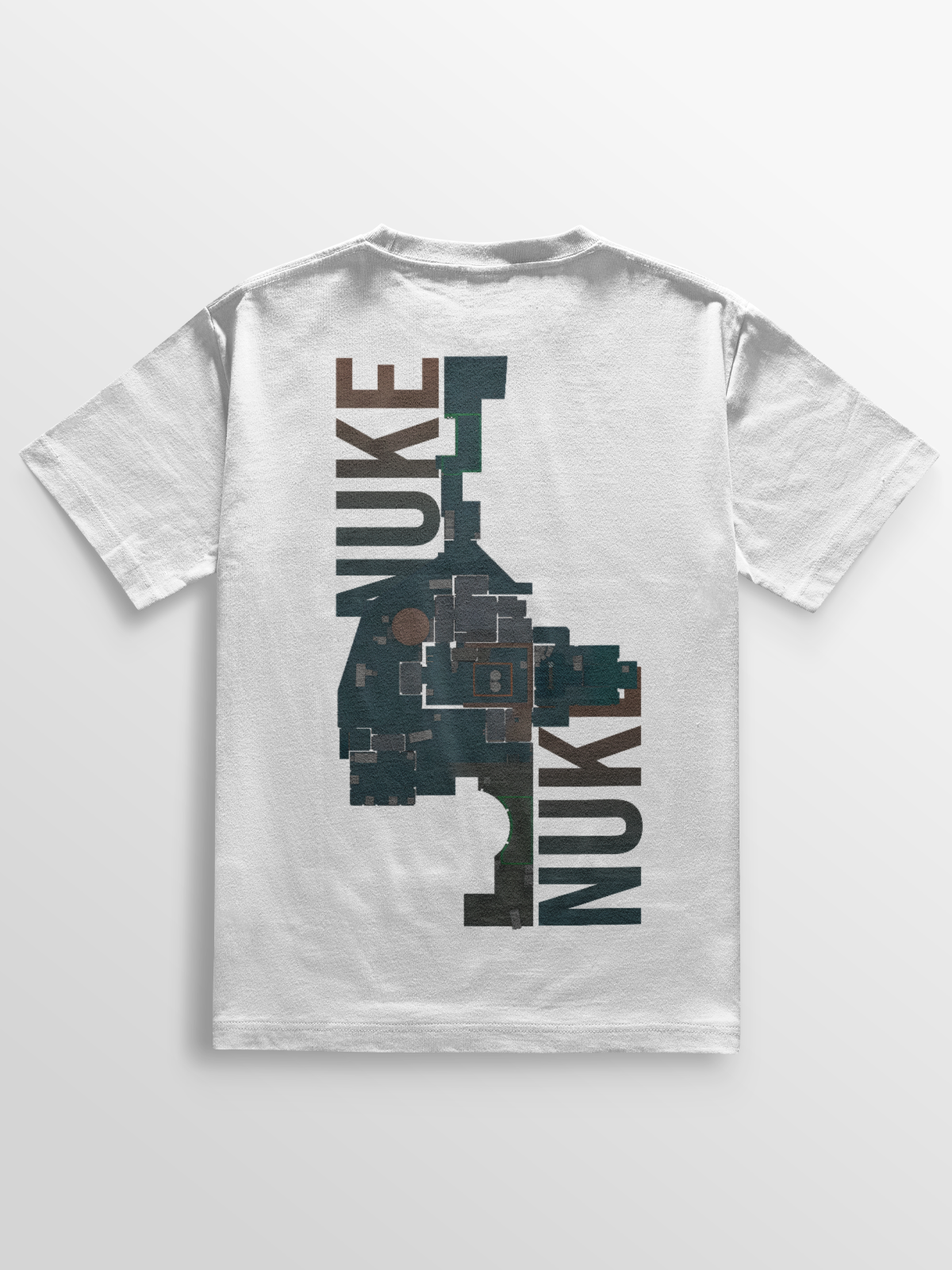 Camiseta inspirada no mapa Nuke do CS, com estampa técnica em DTF, caimento ajustado ao corpo, feita em algodão penteado. Ideal para fãs do jogo e do estilo gamer urbano.
