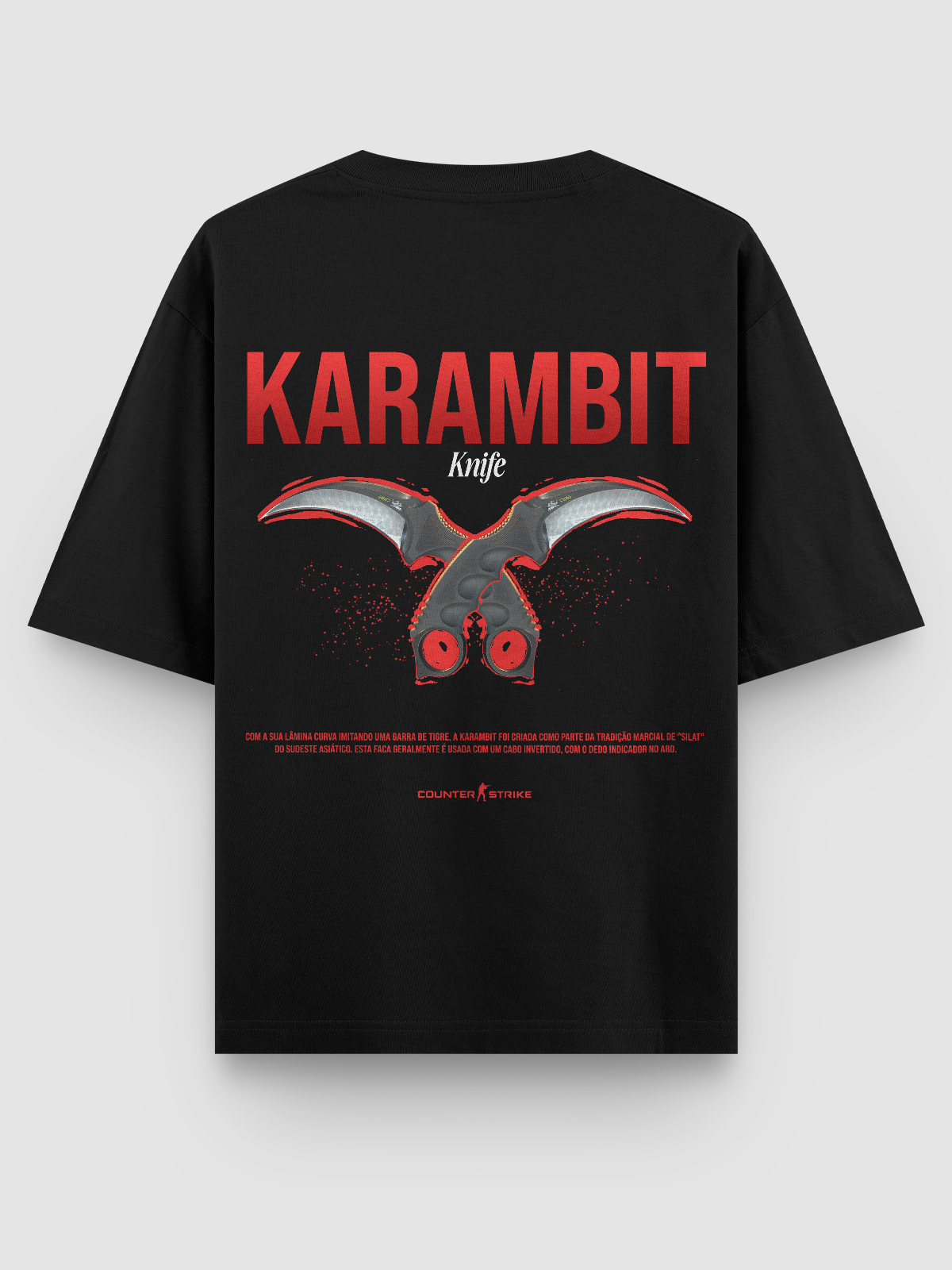 Camiseta gamer Karambit Counter Strike Double Art, feita em algodão penteado 100%, estampa DTF de alta definição, caimento ajustado e acabamento reforçado, ideal para fãs de CS que buscam estilo e qualidade.