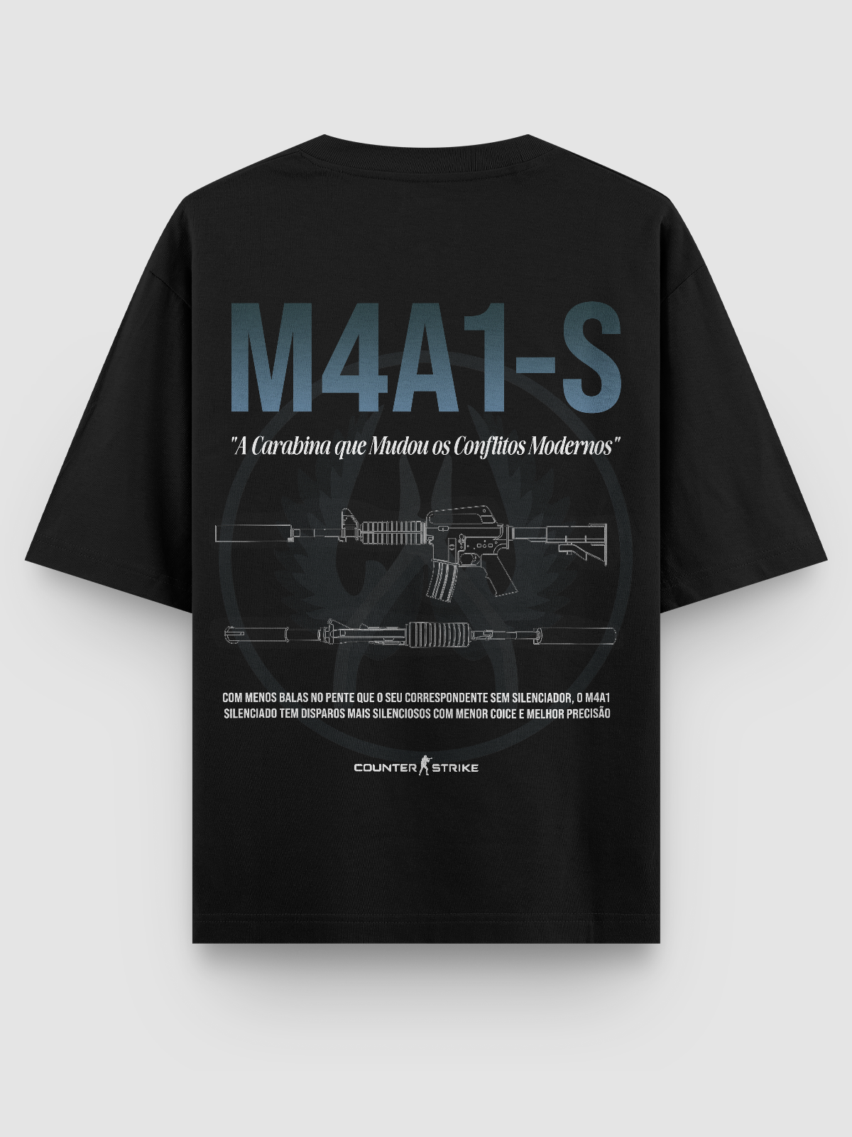 Camiseta Oversized M4A1-S Blueprint inspirada no Counter Strike, feita em algodão penteado com gramatura 170g/m², estampa DTF de alta definição e modelagem ajustada. Ideal para gamers que prezam por estilo e conforto.