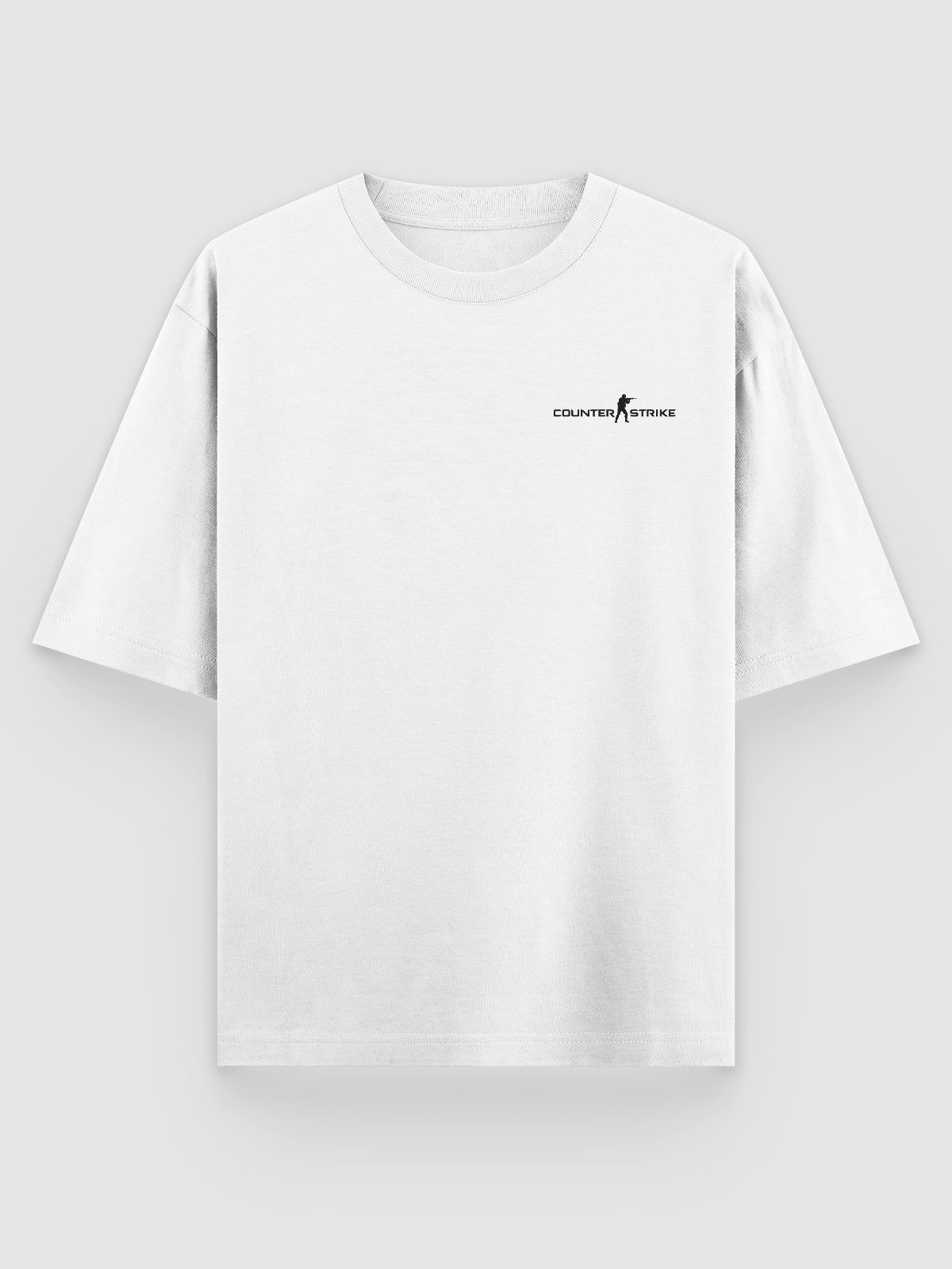 Camiseta Oversized Glock-18 com blueprint técnico da pistola, estampa DTF durável e frase temática. Ideal para fãs de CS e cultura tática.