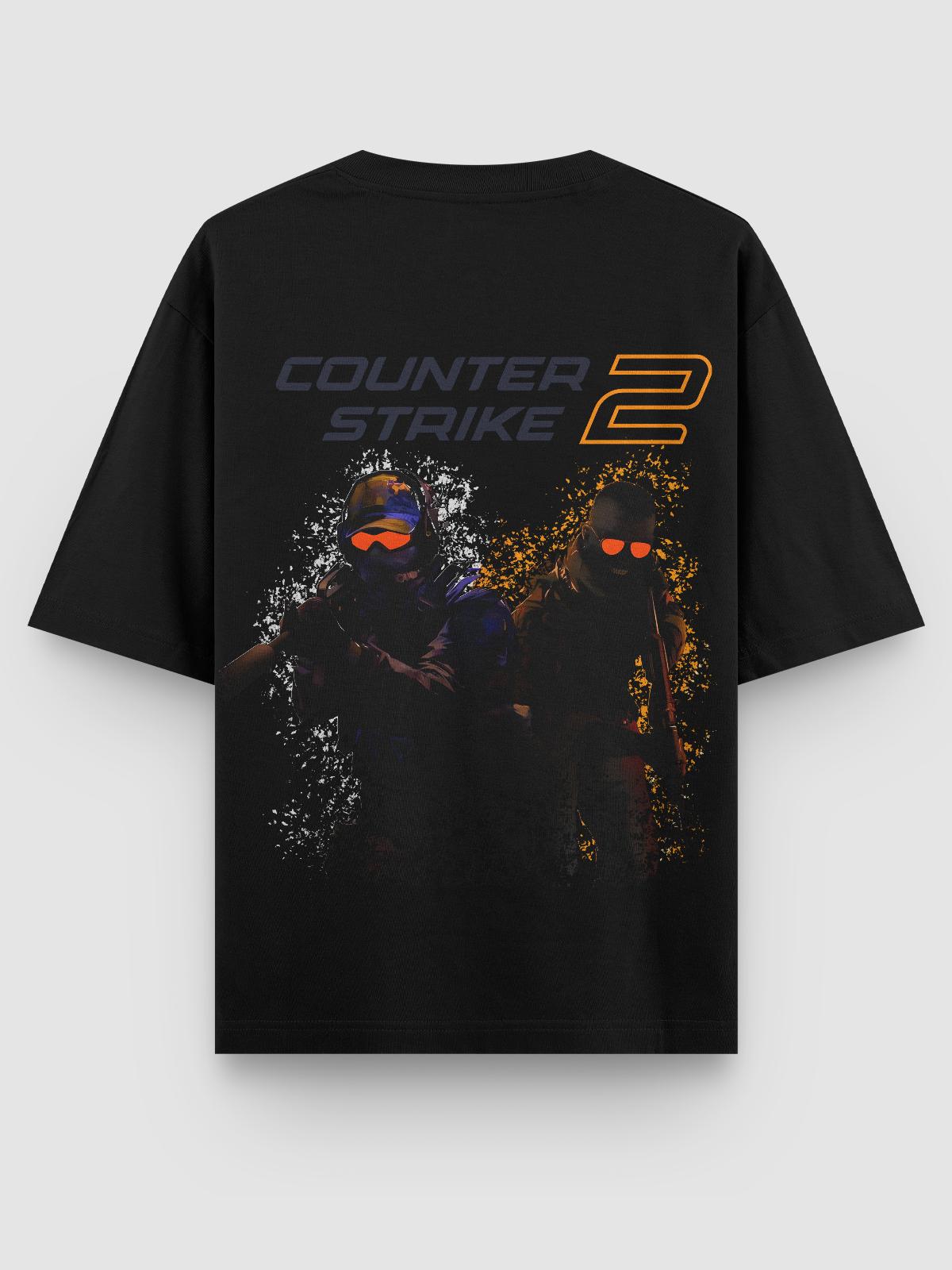 Camiseta Oversized gamer dos agentes CT & TR de Counter Strike 2, feita em algodão penteado fio 30.1, estampa DTF de alta definição com efeito crackled e acabamento reforçado, unindo estilo, conforto e durabilidade.