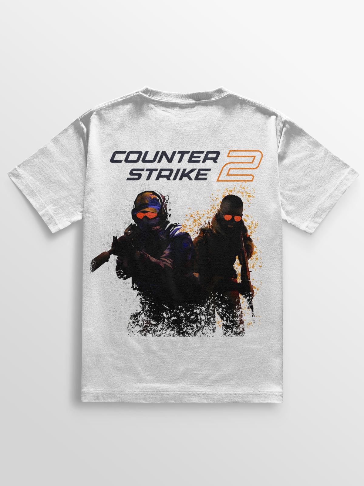 Camiseta gamer dos agentes CT & TR de Counter Strike 2, feita em algodão penteado fio 30.1, estampa DTF de alta definição com efeito crackled e acabamento reforçado, unindo estilo, conforto e durabilidade.