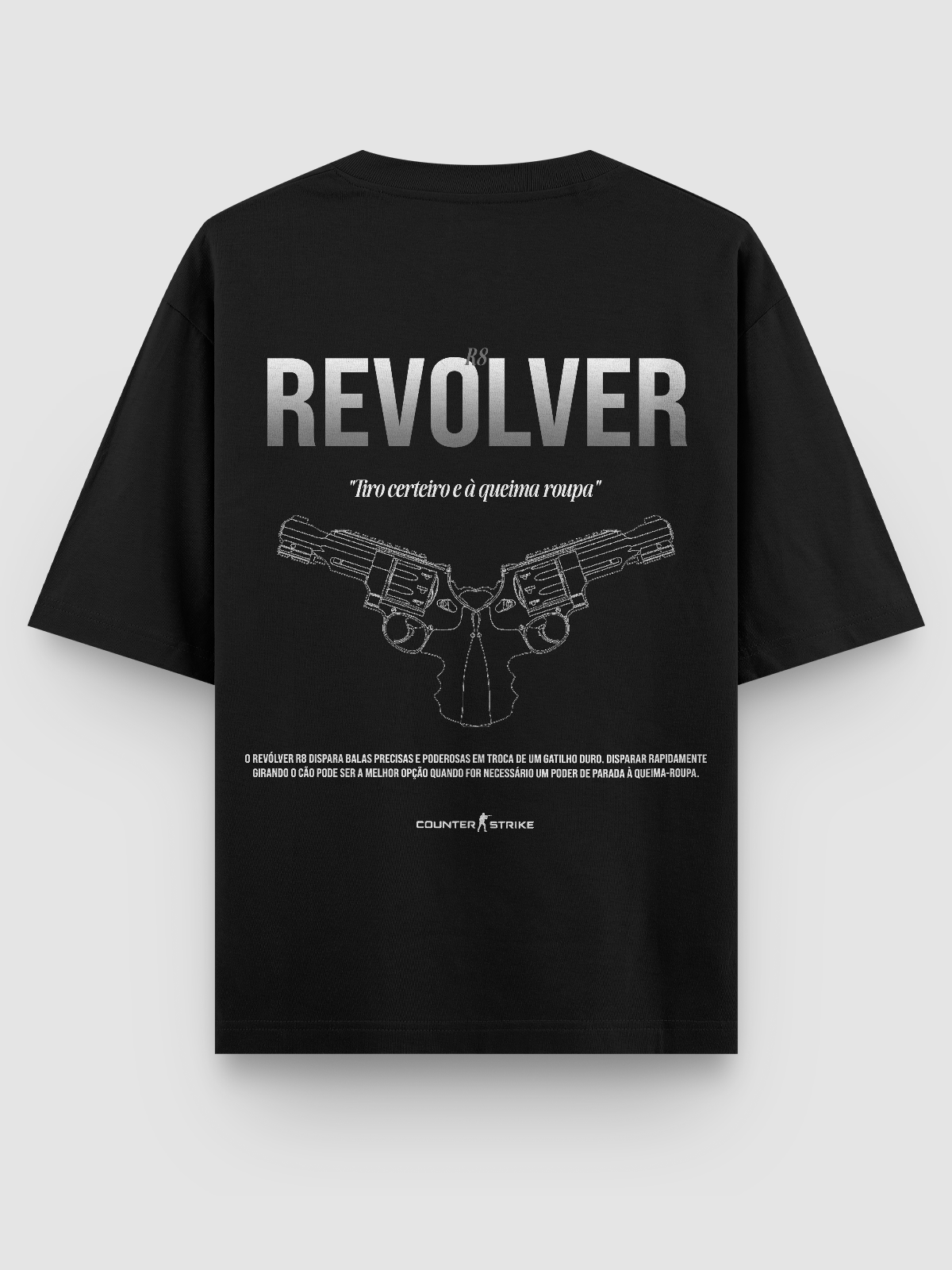 Camiseta Oversized R8 Counter Strike Blueprint, feita em algodão penteado de alta qualidade, com estampa DTF detalhada do revolver R8. Modelagem ajustada, resistente e confortável, perfeita para quem busca estilo gamer autêntico.