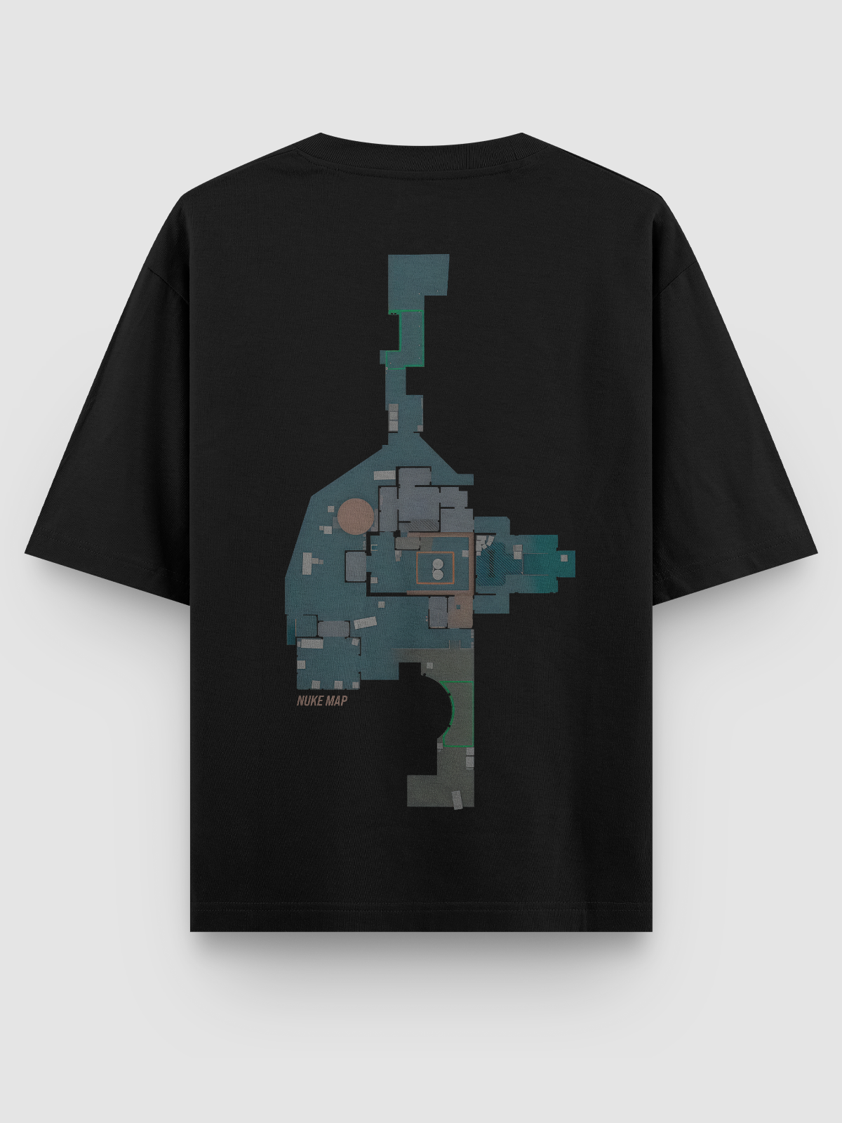Camiseta inspirada no mapa Nuke do CS, com estampa técnica em DTF, caimento ajustado ao corpo, feita em algodão penteado. Ideal para fãs do jogo e do estilo gamer urbano.