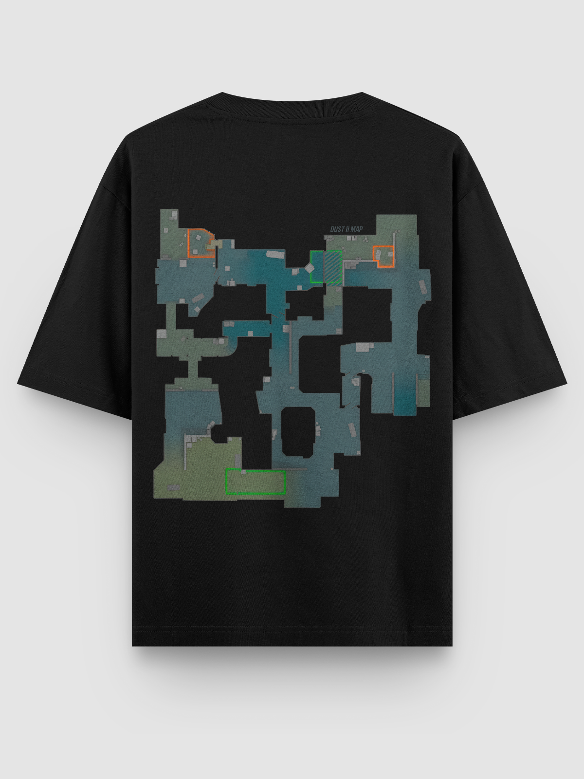 Camiseta Counter Strike Dust II, confeccionada em algodão penteado fio 30.1, com estampa DTF de alta definição reproduzindo o layout icônico do mapa, unindo resistência, conforto e o orgulho de vestir um clássico gamer.